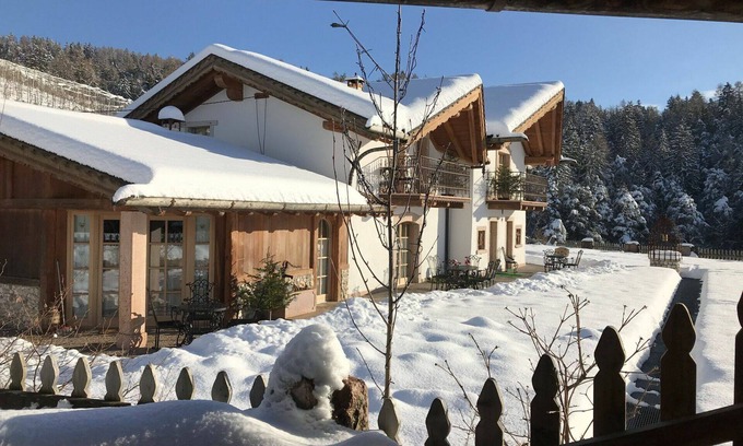 Coredo Apartment | Pet-Friendly Apartment for 6 with Lake View & Terrace