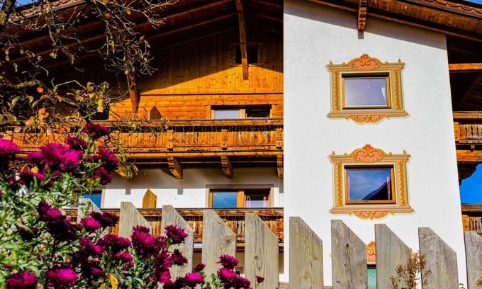 Neustift Im Stubaital Apartment | Cozy Apartment for 9 with WIFI, Balcony, and Parking