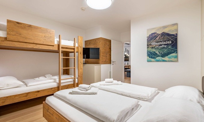 Annenheim Apartment | Cozy Apartment for 3 with Balcony, WIFI & Lake View