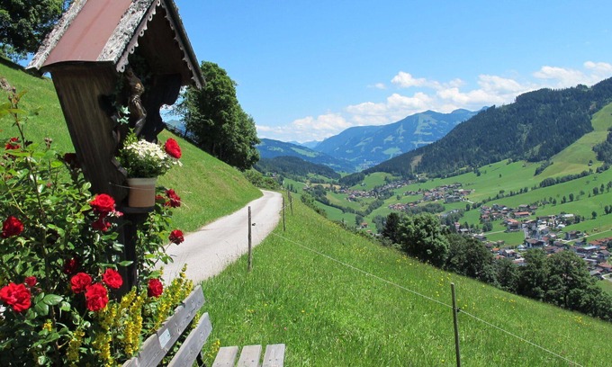 Oberau Wildschonau Apartment | Cozy Apartment for 7 with WIFI, Balcony & Parking