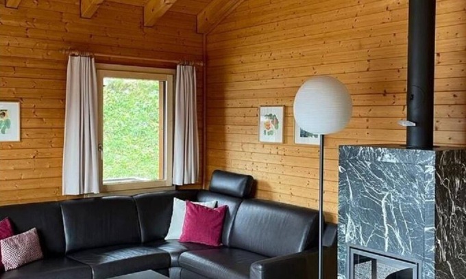 Bettmeralp Apartment | Inviting Apartment for 6 with Balcony and Free WIFI