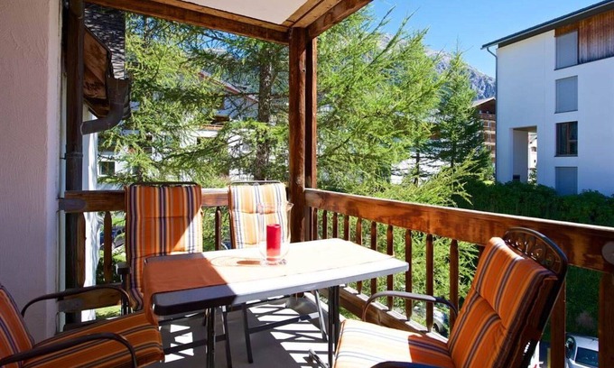 Lenzerheide Apartment | Cozy Apartment for 4 with Balcony and Modern Amenities