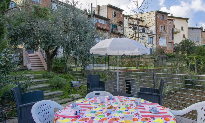 San Miniato Apartment | Cozy Apartment for 4: Pet-Friendly with WiFi and A/C