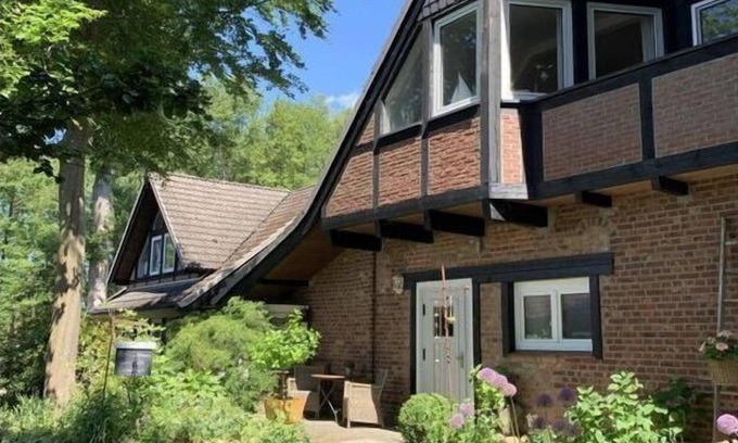 Muden Apartment | Cozy Apartment in Müden with Breakfast & Family Amenities