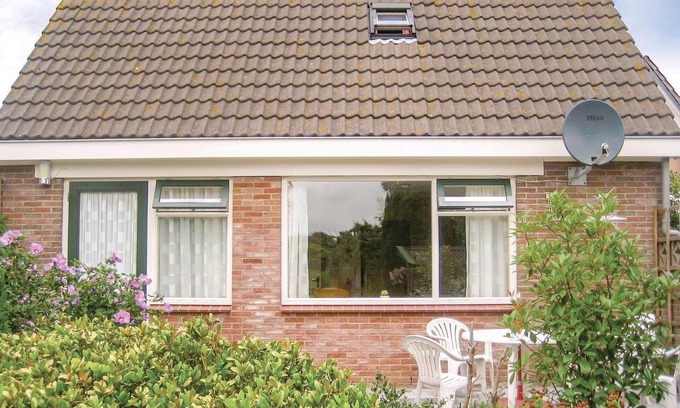 Hippolytushoef Apartment | Cozy 2-Bedroom Stay in Hippolytushoef with Spa Access