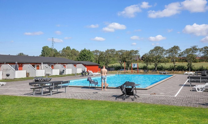 Akirkeby Apartment | Cozy 2-Bedroom Accommodation with Pool in Aakirkeby