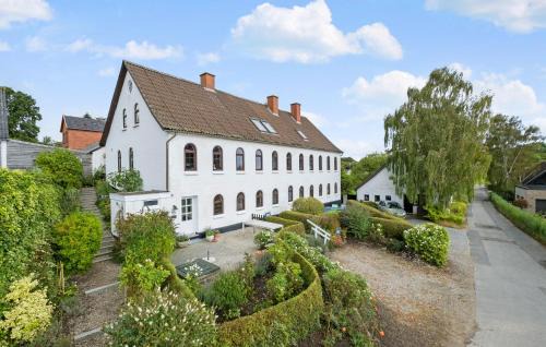 Rendbjerg Apartment | Cozy Apartment in Egernsund with Free Wifi for Families
