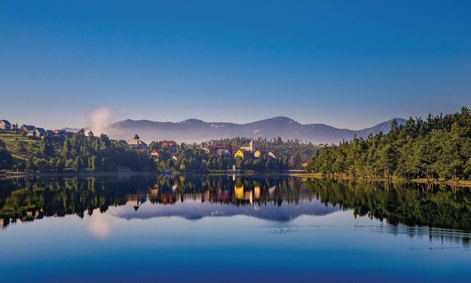 Vrata Apartment | Inviting Apartment Near Nature with Spa and Lake Views