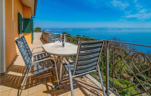 Donji Kraj Apartment | Inviting 3 Bedroom Apartment with Ocean View in Moscenicka Draga