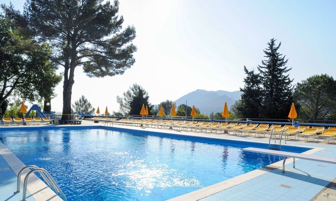 Villanova d'Albenga House | Inviting Villa Apartment for 5 with Pool and Pet Friendly