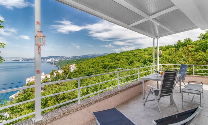 Kraljevica Apartment | Inviting 2-Bedroom Retreat with Ocean Views in Kraljevica
