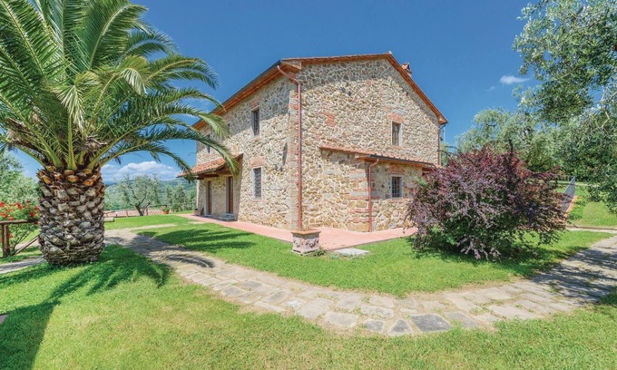 Larciano Apartment | Cozy 1 Bedroom Retreat with Pool & Spa in Larciano PT