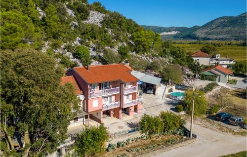 Stasevica Apartment | Stylish Apartment in Stasevica with Wifi & Family-Friendly Perks