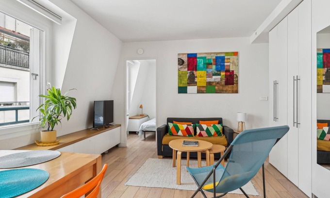 Quartier Sainte-Marguerite Apartment | Cozy Apartment in Central Paris with Family-Friendly Amenities