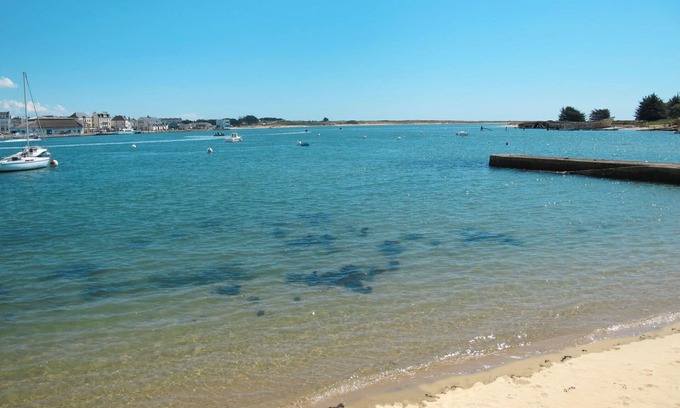 Plouhinec Villa | Charming Villa Apartment for 4 with Ocean View & Pets Welcome