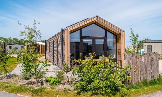 Enkhuizen House | Cozy Villa Apartment for 4 with Ocean View & WIFI