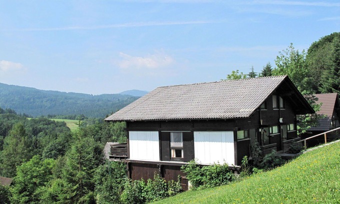 Siegsdorf House | Cozy Villa Apartment for 4 with Balcony and Pet Friendly