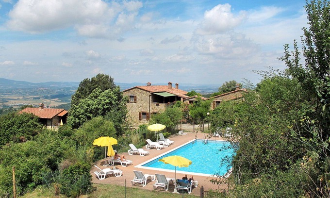 Paciano Villa | Cozy Villa Retreat for 4 with Pool, Pets Welcome & More