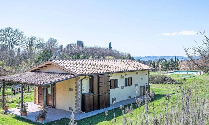 Lidarno Villa | Nice apartment in villa for 4 people with A/C, WIFI, pool, TV, patio and pets allowed