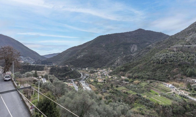 Montalto Ligure Apartment | Nice apartment for 4 people with WIFI, TV, balcony and pets allowed