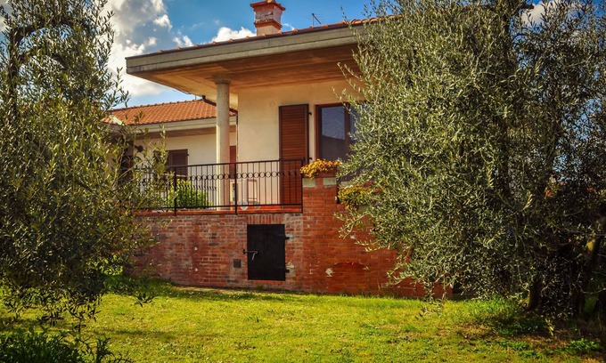 Pergine Valdarno Apartment | Cozy Apartment for 4 with WIFI, TV & Patio near Arezzo