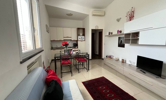 Quarto dei Mille Apartment | Scenic Apartment with Sea View and Breakfast in Genoa