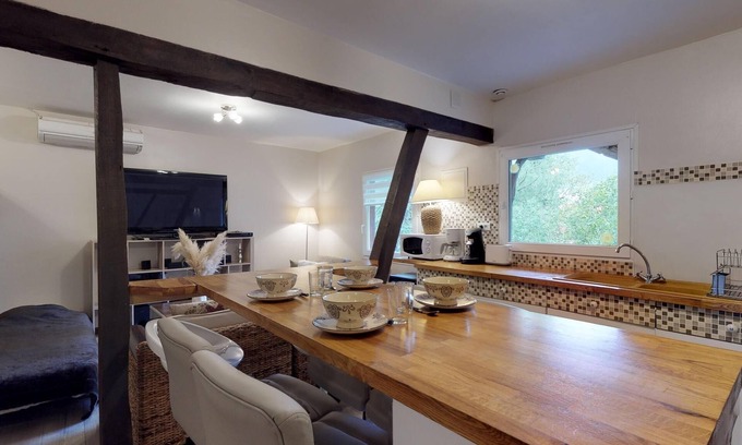 Talmas Apartment | Spacious Apartment for 10 Near Amiens with Pool & Pets Welcome