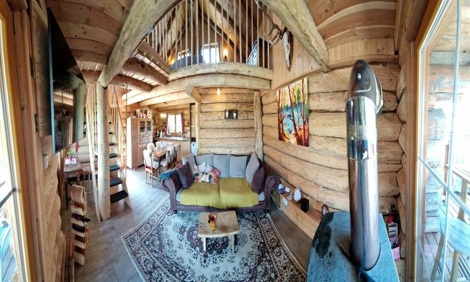 Klagenfurt-Wolfnitz Ski Chalet | Cozy Chalet in Klagenfurt with Hot Tub & Pet-Friendly Amenities