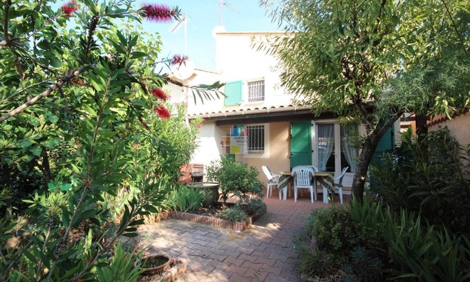 Portiragnes-Plage House | Charming Garden Retreat with Pool and Ocean View