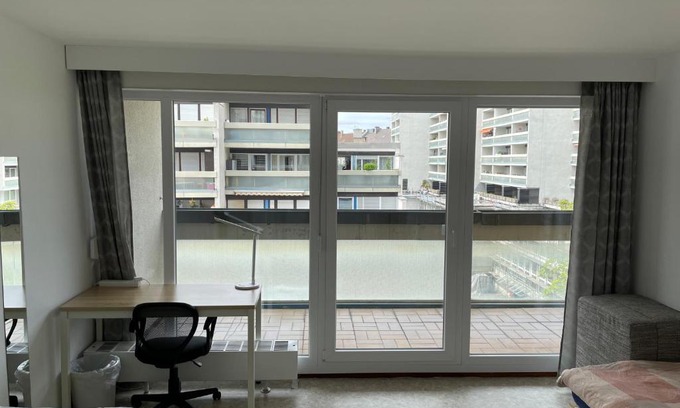 Oststadt Apartment | Cozy Central Apartment with Large Balcony for Families