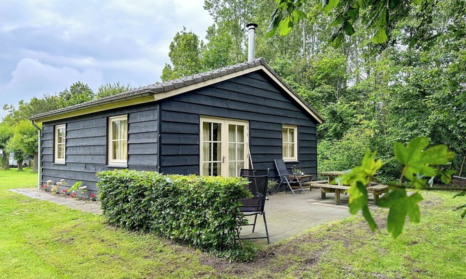 Lage Zwaluwe House | Nice cottage on a farm campsite near Breda