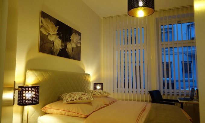 Gemarkung Vohwinkel Apartment | Cozy Apartment with Breakfast & Kitchen - Rated 9.4/10