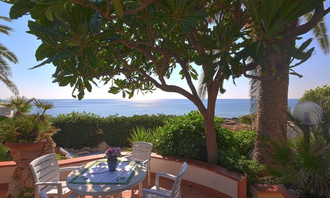 Fontane Bianche House | Idyllic Oceanfront Retreat with Pool and Pet-Friendly Perks