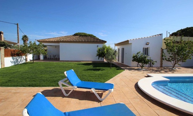 Campano House | Ideal Holiday Home with Private Pool & BBQ Terrace