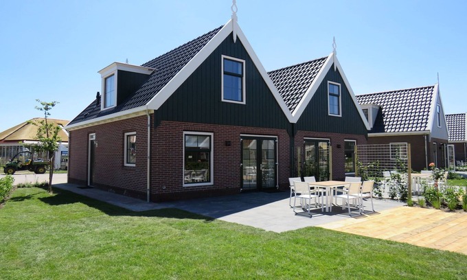 Uitdam House | Relaxing Holiday Home by the Beautiful Markermeer