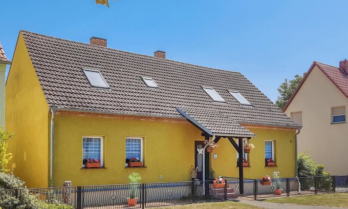 Neu Zauche House | Idyllic Farmhouse Retreat in Scenic Caminchen Village