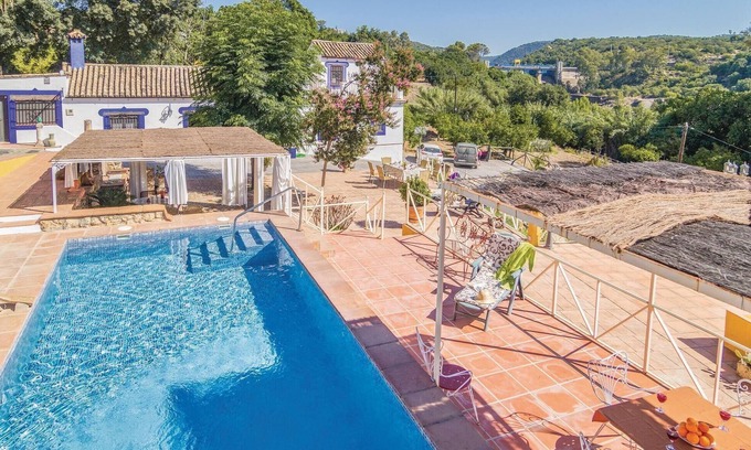 Hornachuelos House | Enjoy Breathtaking Views from Your Private Pool Retreat