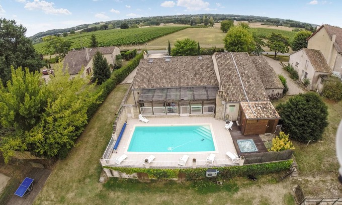 Saint-Meard-de-Gurcon House | Relaxing 6 Bedroom Retreat in Saint-Méard-de-Gurçon