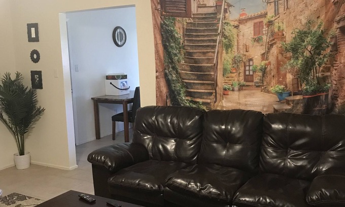 Carlsbad House | Ideal Family Retreat with Spa, Breakfast & Hot Tub