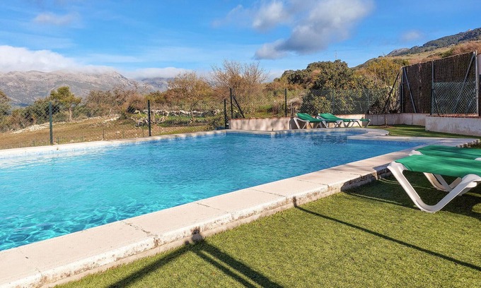 Algatocin House | Spacious 4-Bedroom Retreat with Pool in Algatocin
