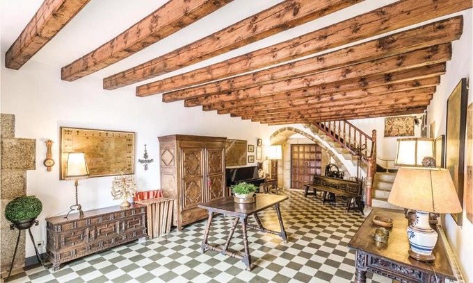 Arenys de Munt House | Cozy Retreat at Nice Home in Arenys De Munt with Pool