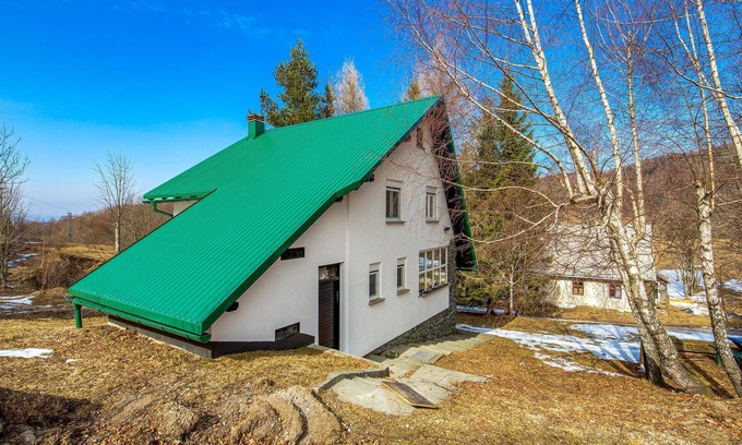 Mrkopalj House | Charming Cottage with Lake View and Pet-Friendly Amenities