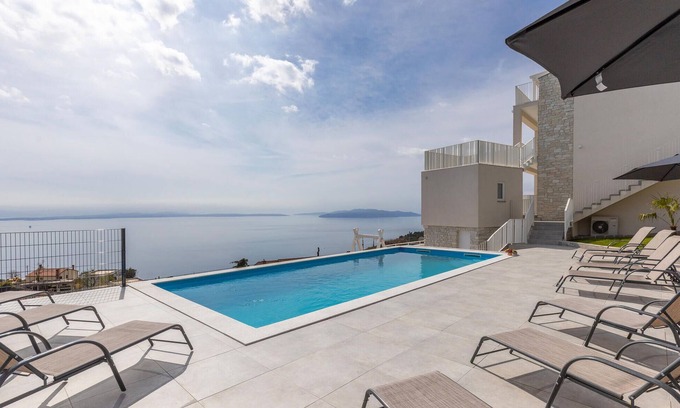 Bregi House | Cozy 1 Bedroom Retreat with Ocean Views in Bregi