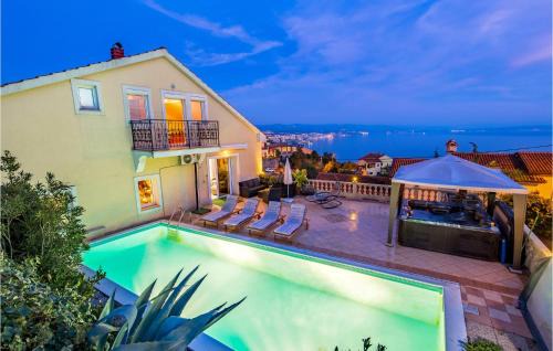 Bregi House | Beautiful Home in Bregi with WiFi and Pool Access