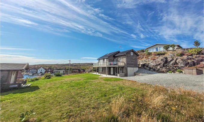 Bomlo House | Tranquil Getaway in Bremnes with Oceanfront Views
