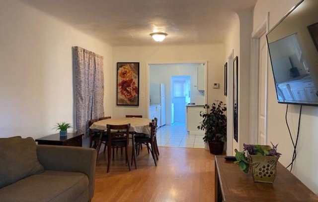 Burbank House | Comfortable Home in Burbank with Family-Friendly Amenities