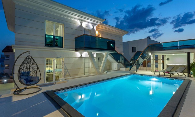 Crikvenica House | Enjoy a Dream Vacation in Exclusive Home with Pool & Spa