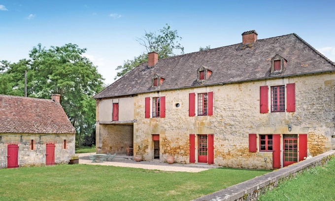 Domme House | Family-Friendly 3 Bedroom Retreat in Scenic Domme