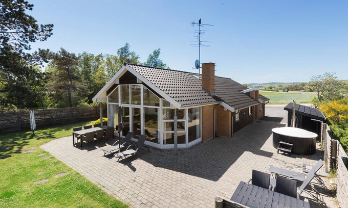 Femmøller House | Relaxing 3-Bedroom Retreat with Ocean Views in Ebeltoft