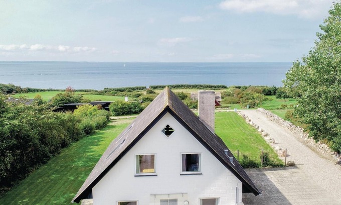 Faaborg House | Cozy Cottage with Ocean View and 10/10 Guest Rating
